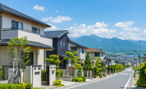愛川町の戸建て住宅と住宅街のイメージ